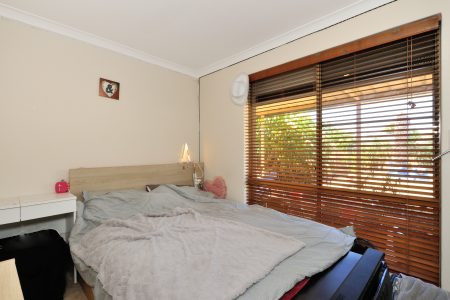 128 Alcock Street, MADDINGTON, WA 6109 AUS