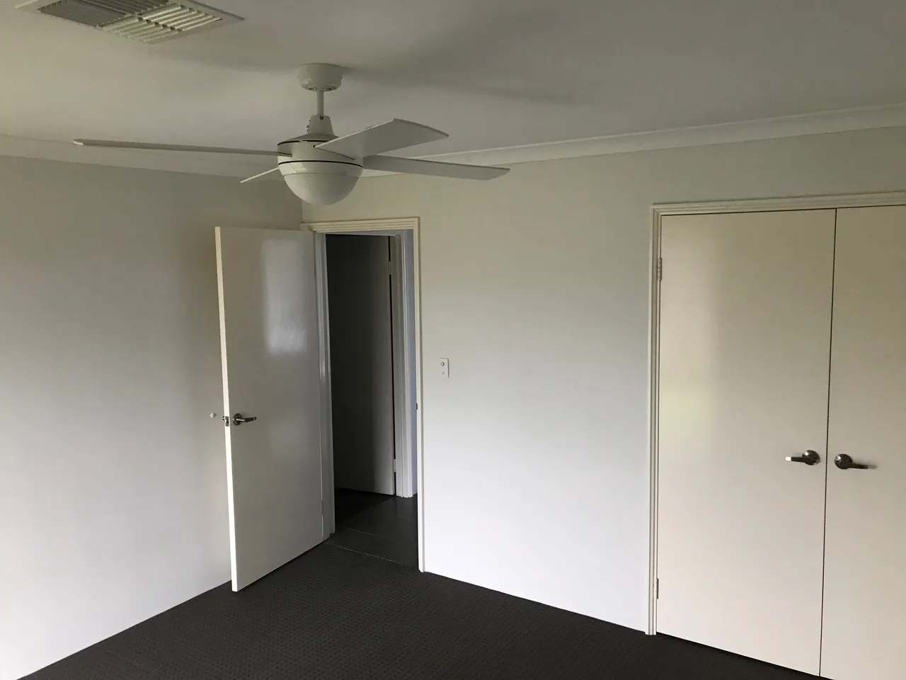 2 Lastovo Lane, SECRET HARBOUR, WA 6173 AUS