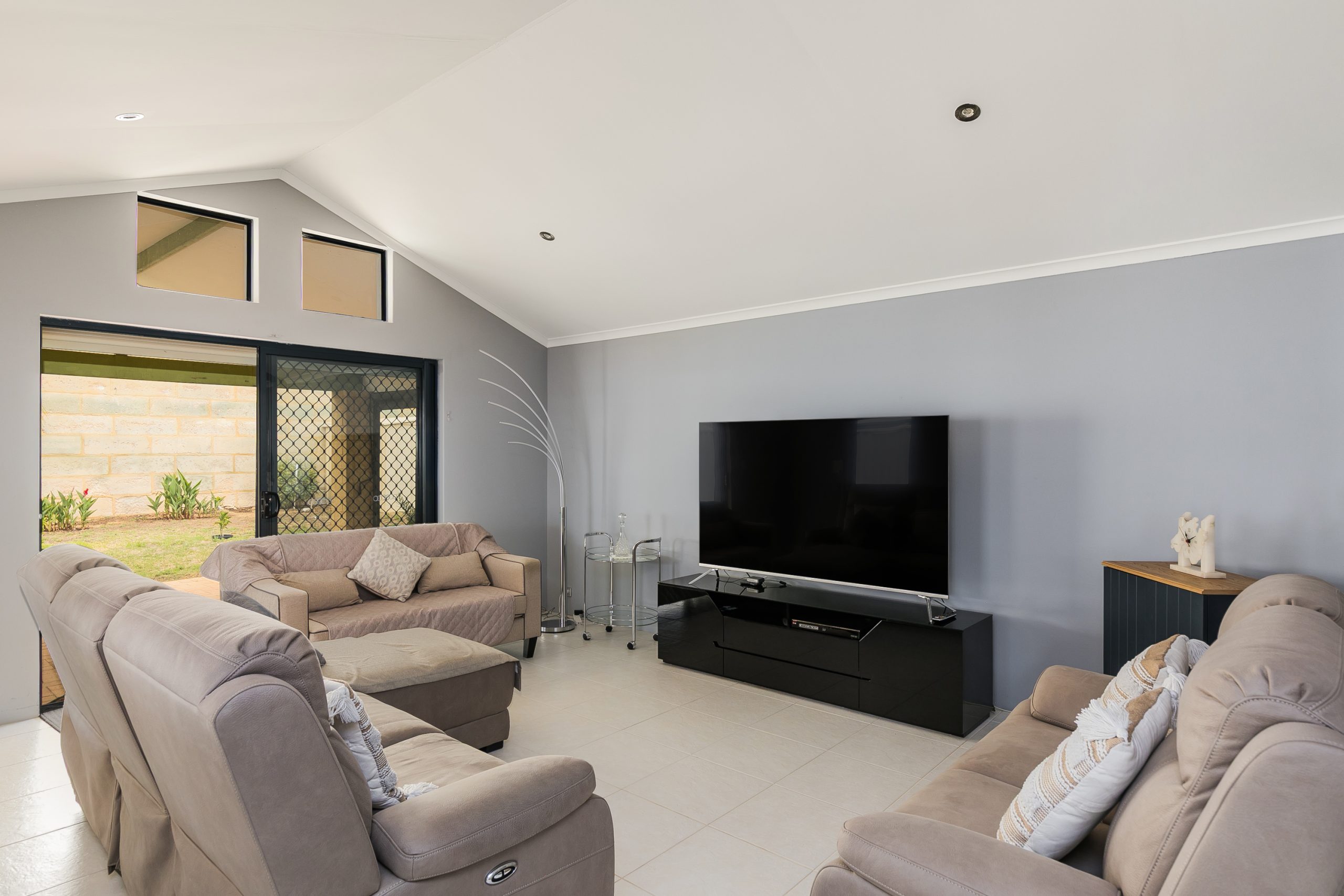 9 Dunster Way, ORELIA, WA 6167 AUS