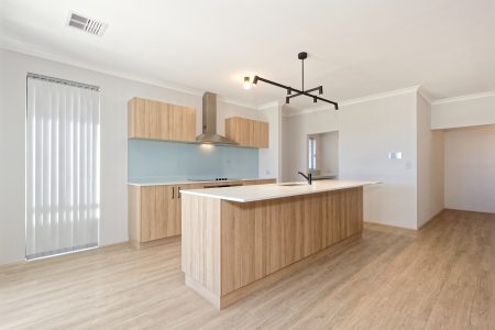 5 Bluegrass Street, TREEBY, WA 6164 AUS