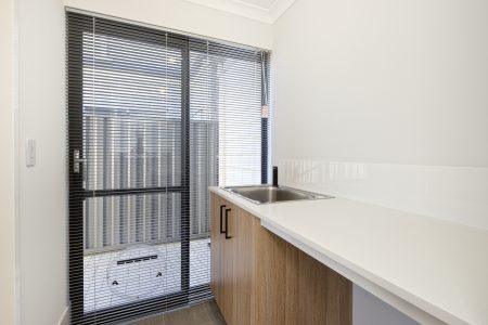 5 Bluegrass Street, TREEBY, WA 6164 AUS
