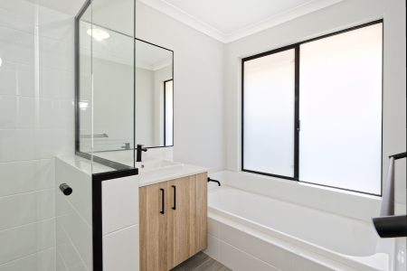 5 Bluegrass Street, TREEBY, WA 6164 AUS
