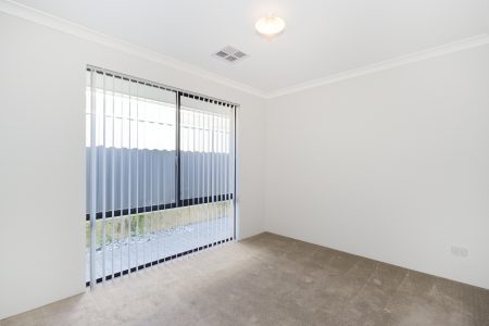 5 Bluegrass Street, TREEBY, WA 6164 AUS