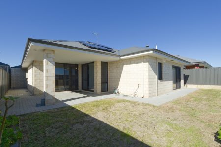 5 Bluegrass Street, TREEBY, WA 6164 AUS