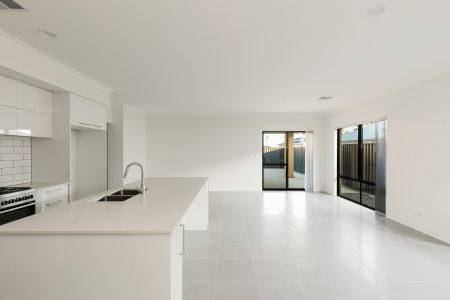 10 Sedano Crescent, WELLARD, WA 6170 AUS