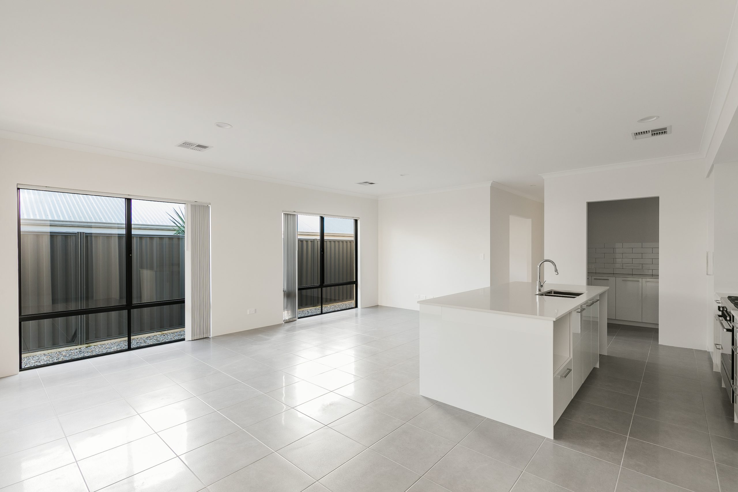 10 Sedano Crescent, WELLARD, WA 6170 AUS