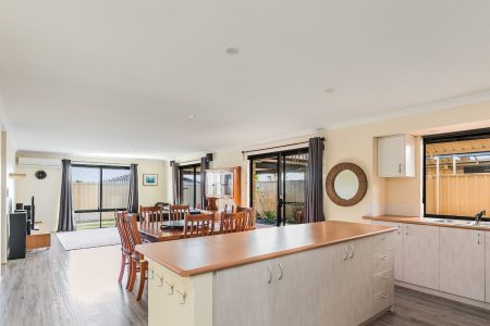 84 Cheltenham Loop, BERTRAM, WA 6167 AUS