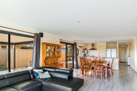84 Cheltenham Loop, BERTRAM, WA 6167 AUS