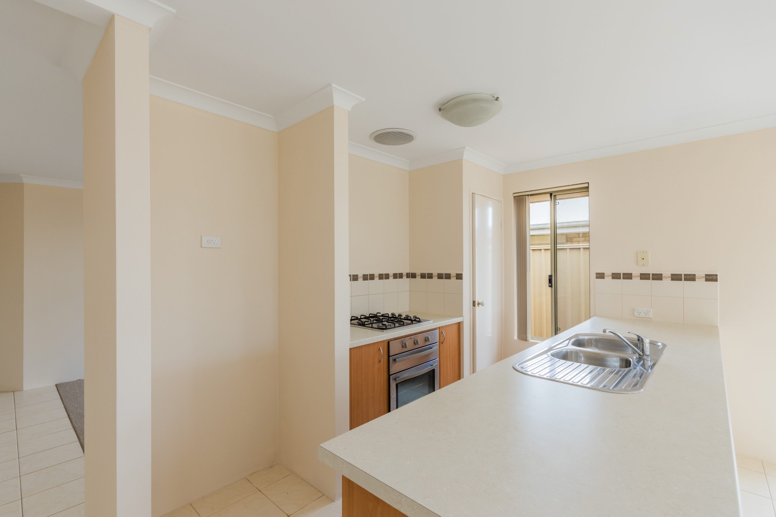 11 Bampton Road, ORELIA, WA 6167 AUS