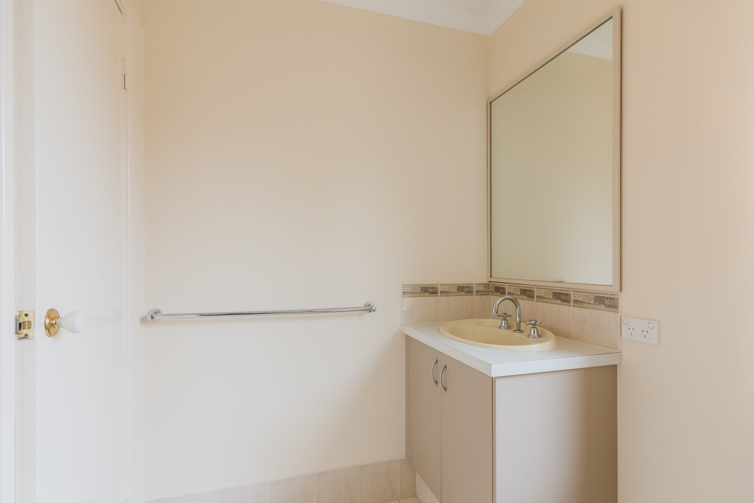 11 Bampton Road, ORELIA, WA 6167 AUS
