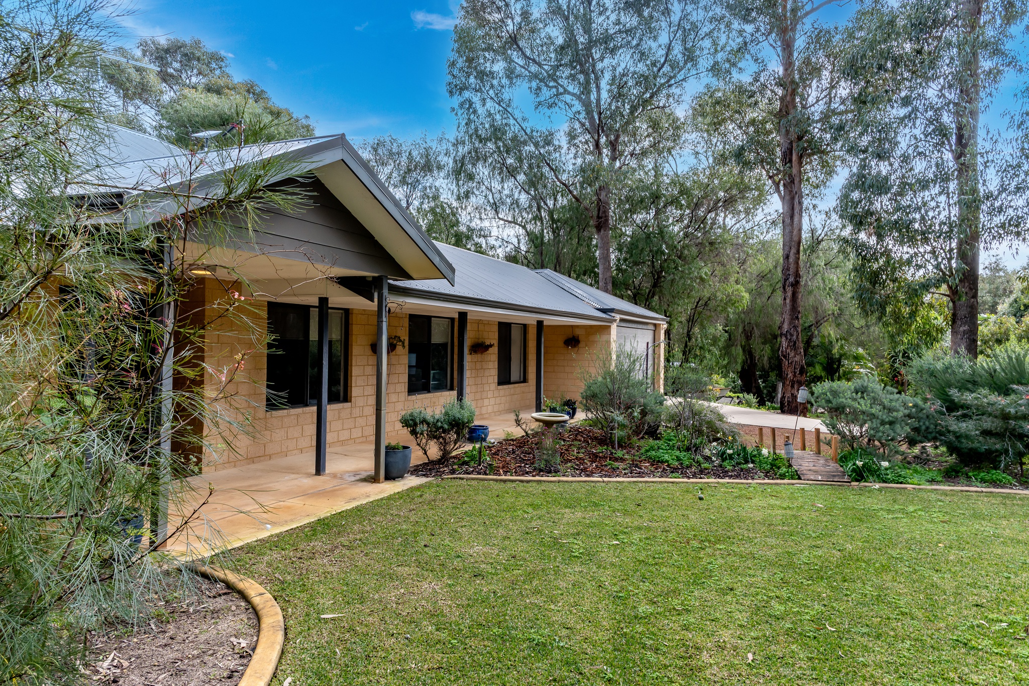 4 Crescent Drive, BOUVARD, WA 6211 AUS