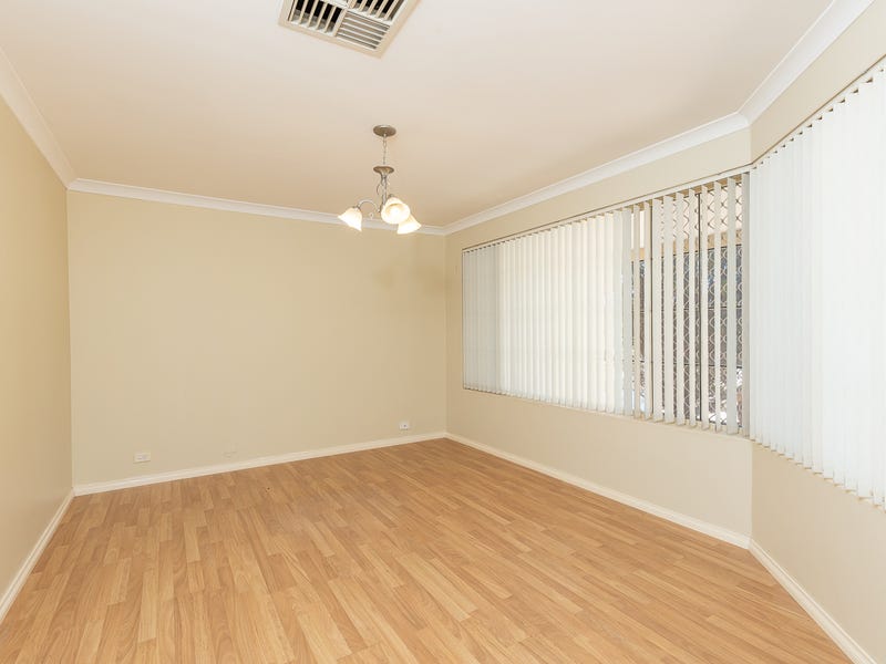55 Oakwood Crescent, WAIKIKI, WA 6169 AUS