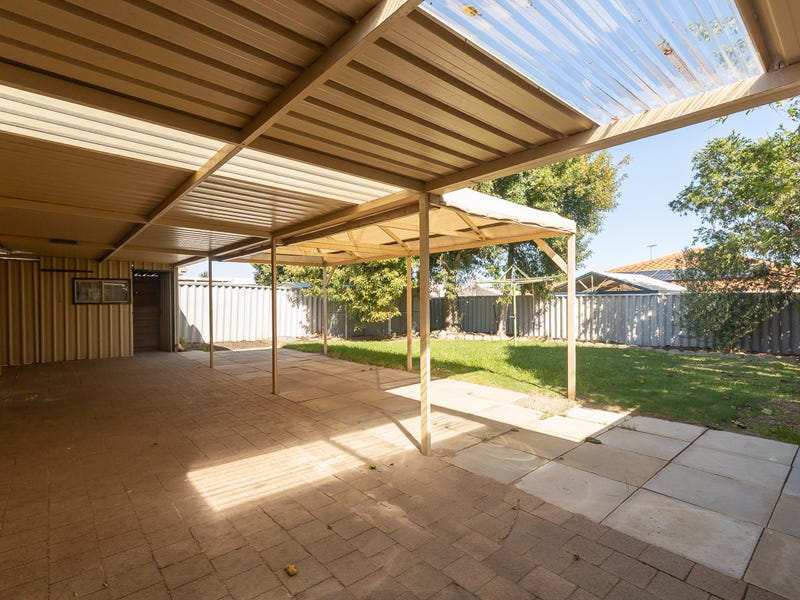 55 Oakwood Crescent, WAIKIKI, WA 6169 AUS