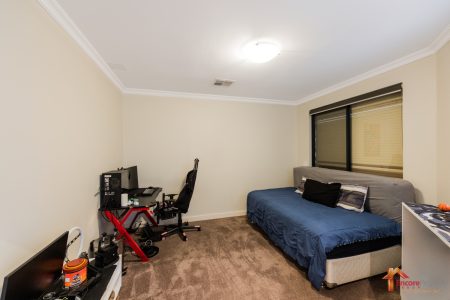 10 Rutherford Square, ORELIA, WA 6167 AUS
