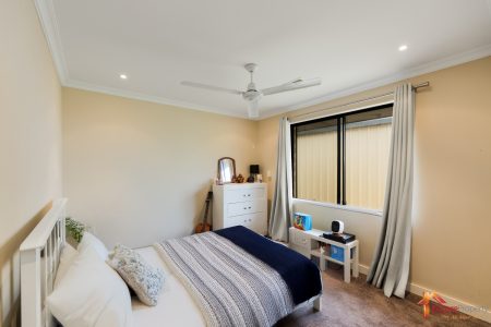 10 Rutherford Square, ORELIA, WA 6167 AUS