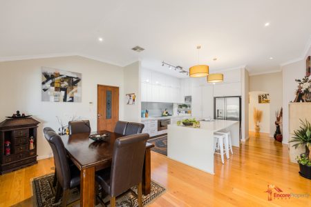 10 Rutherford Square, ORELIA, WA 6167 AUS