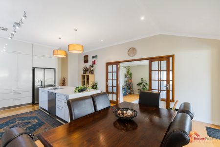 10 Rutherford Square, ORELIA, WA 6167 AUS
