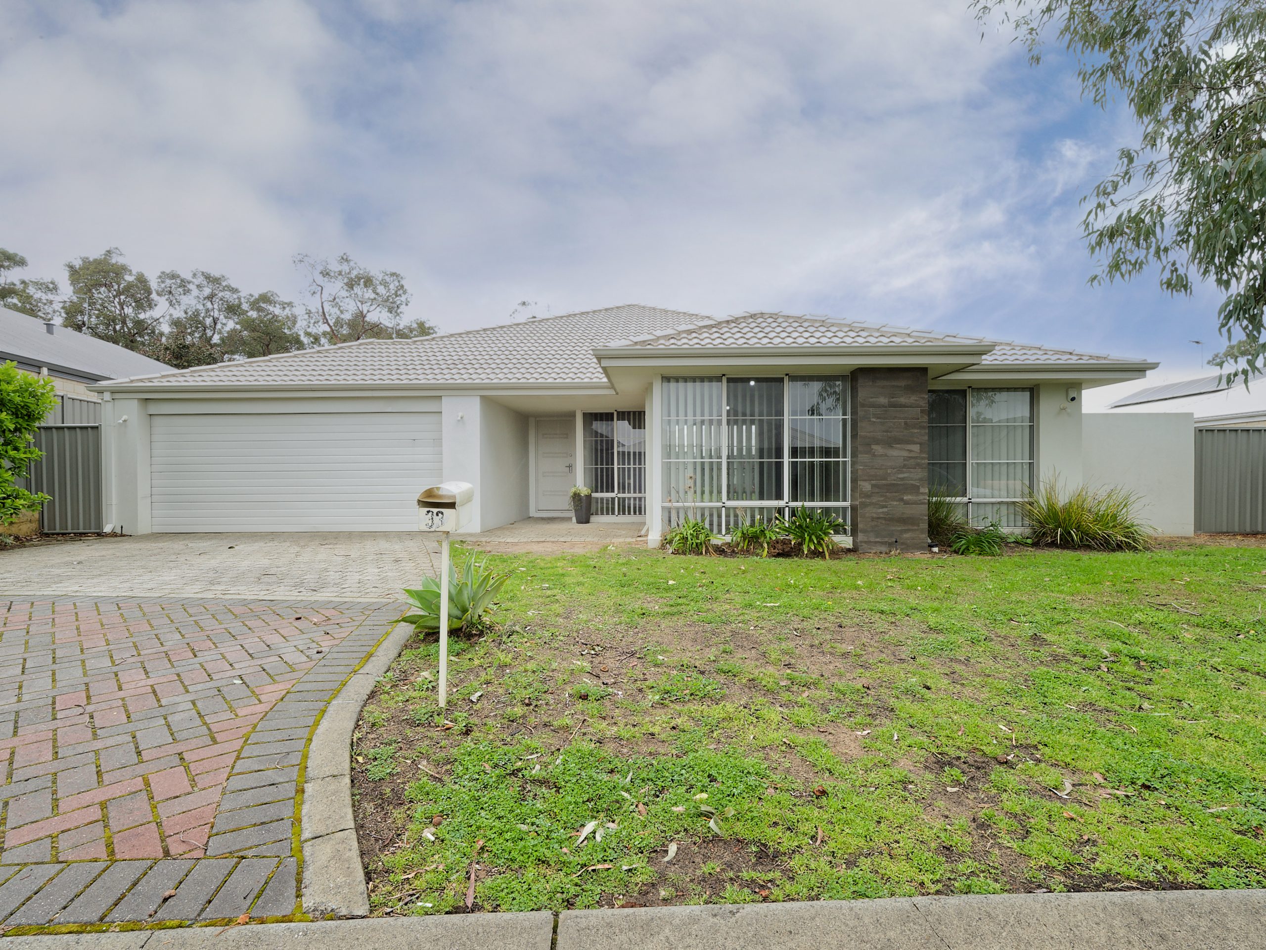 33 Corbridge Avenue, WELLARD, WA 6170 AUS