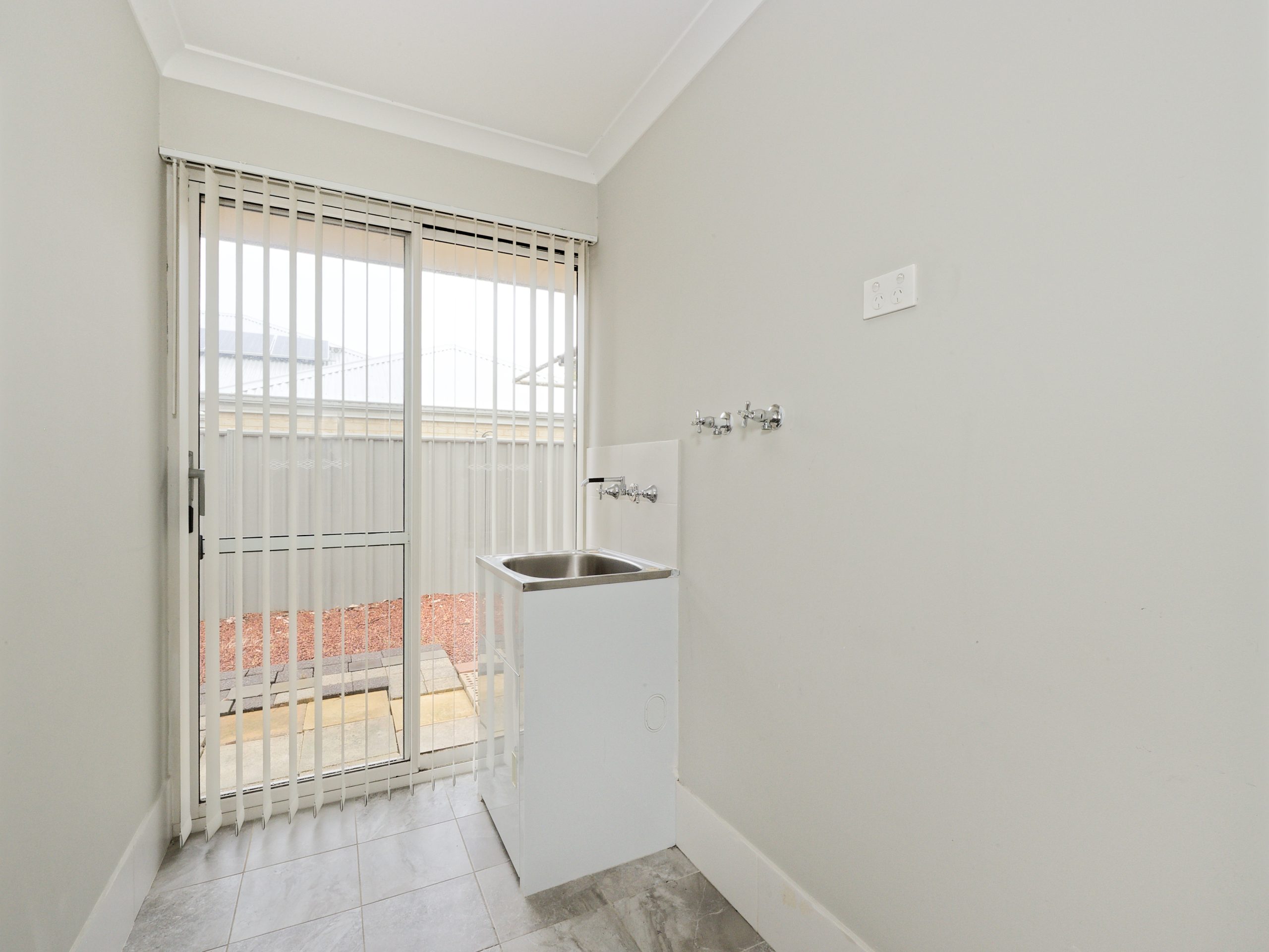 33 Corbridge Avenue, WELLARD, WA 6170 AUS