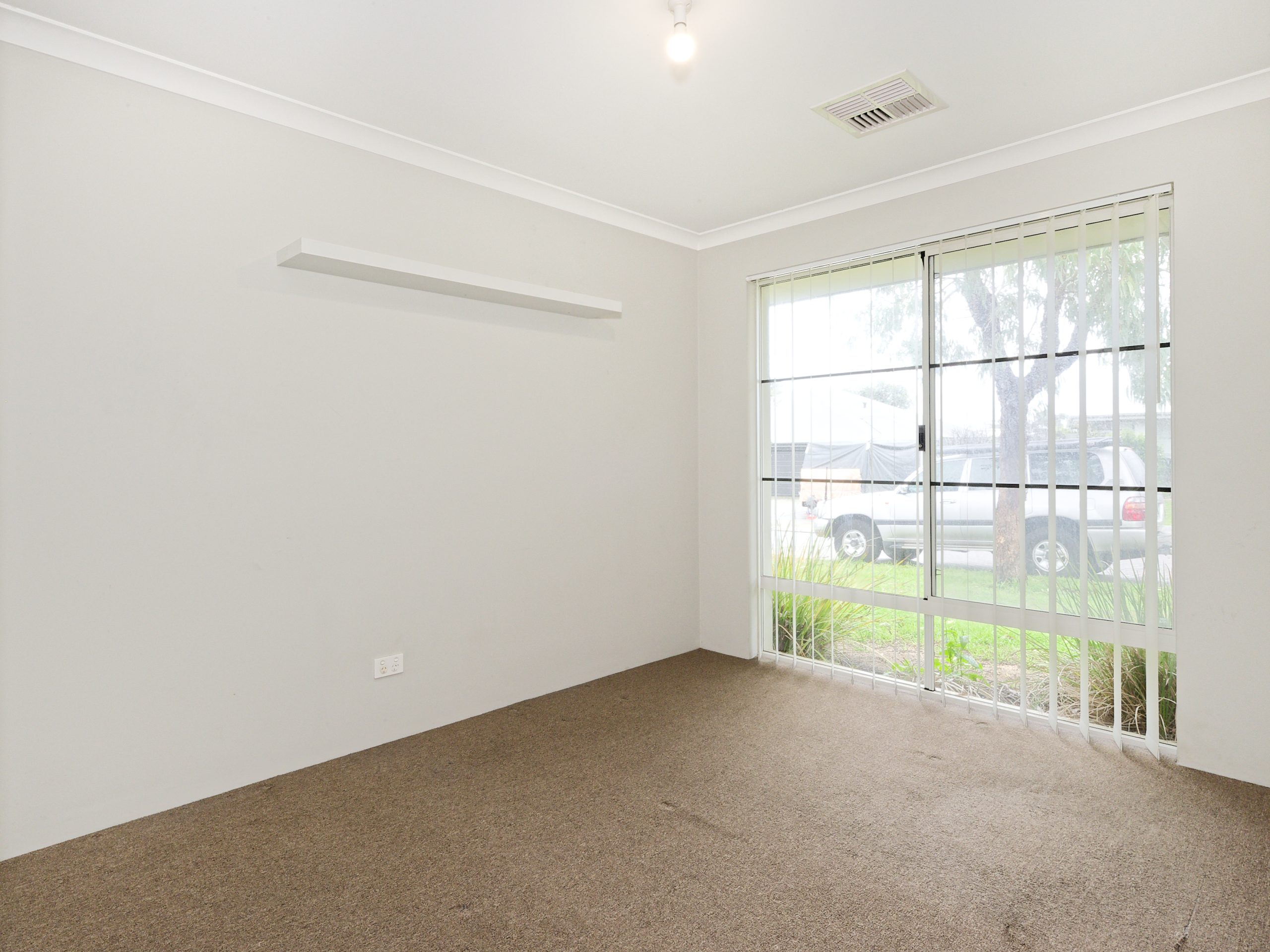 33 Corbridge Avenue, WELLARD, WA 6170 AUS