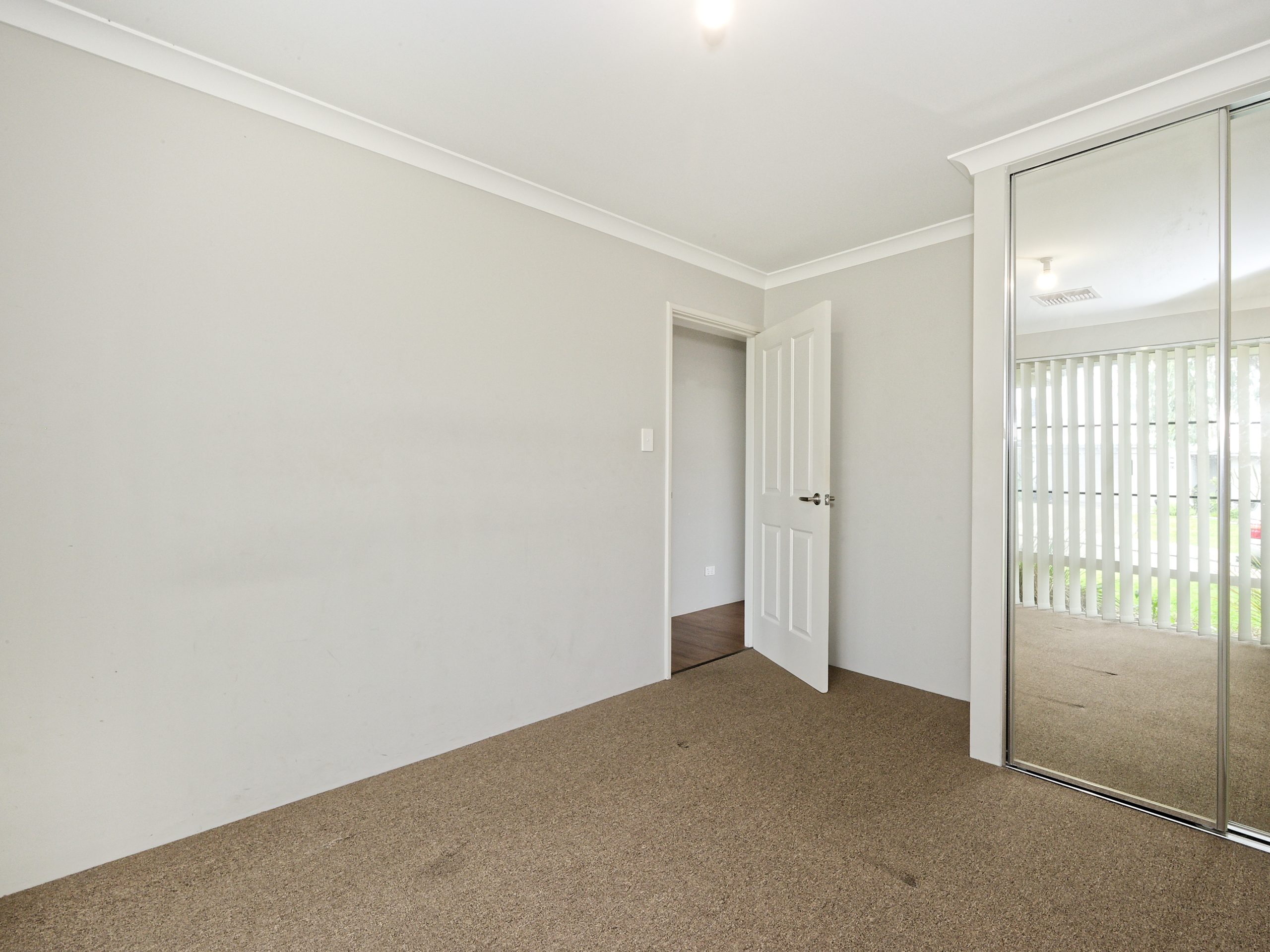 33 Corbridge Avenue, WELLARD, WA 6170 AUS