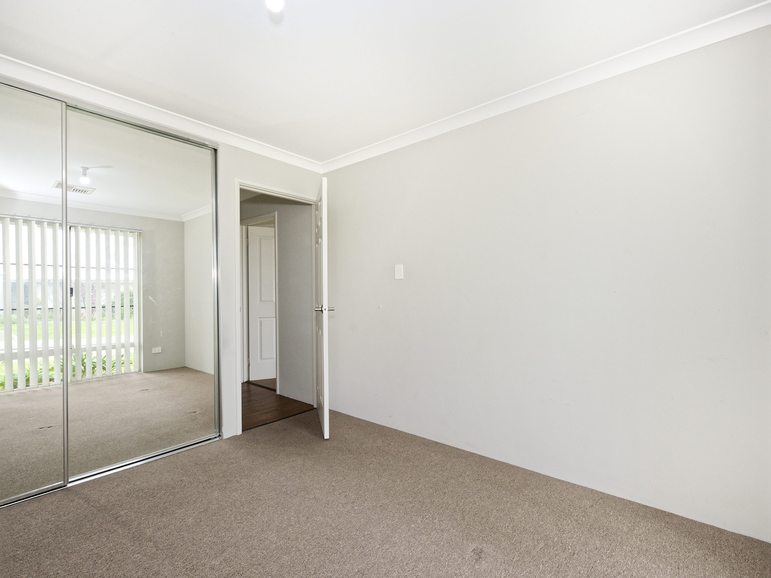 33 Corbridge Avenue, WELLARD, WA 6170 AUS