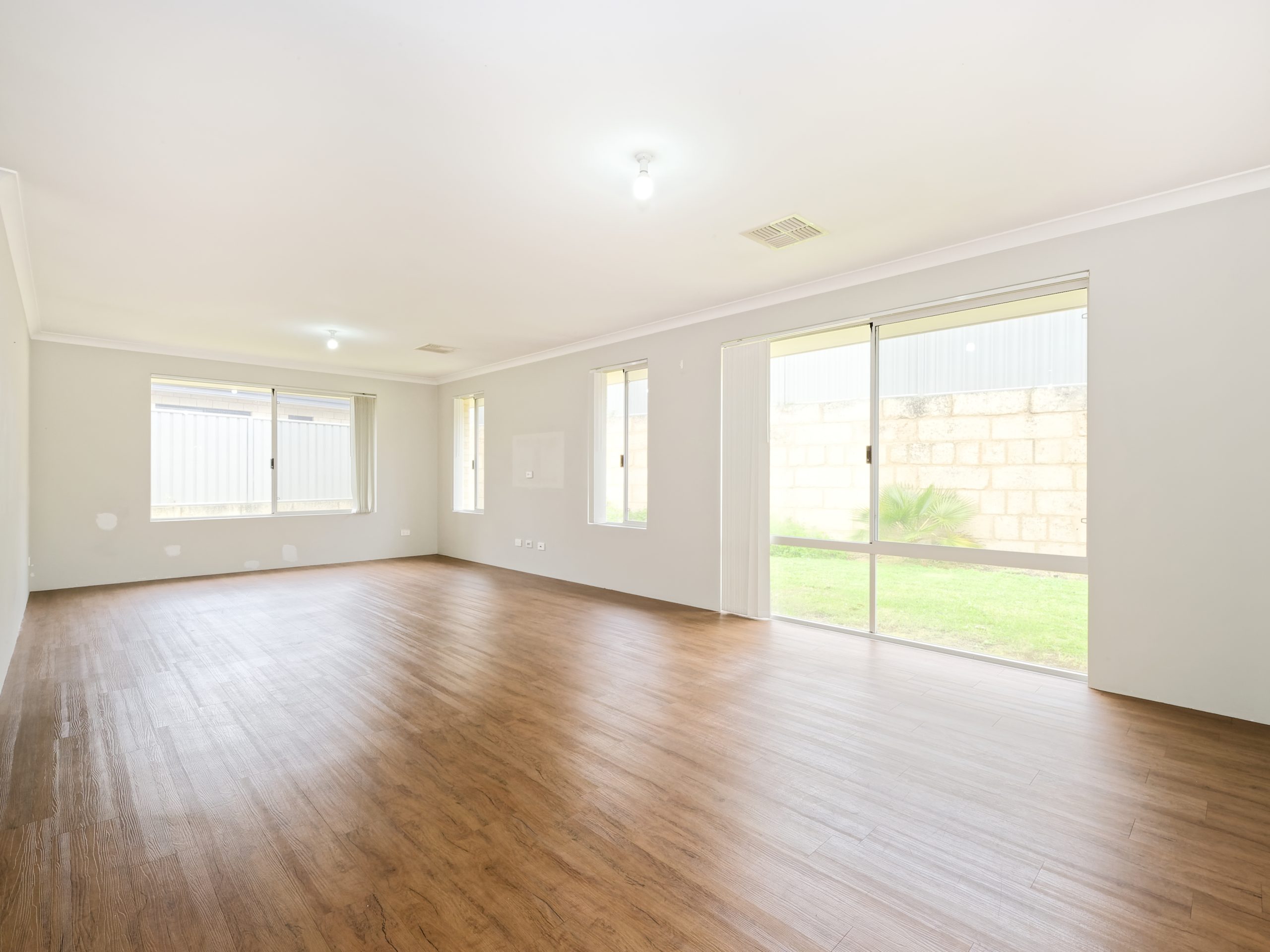 33 Corbridge Avenue, WELLARD, WA 6170 AUS