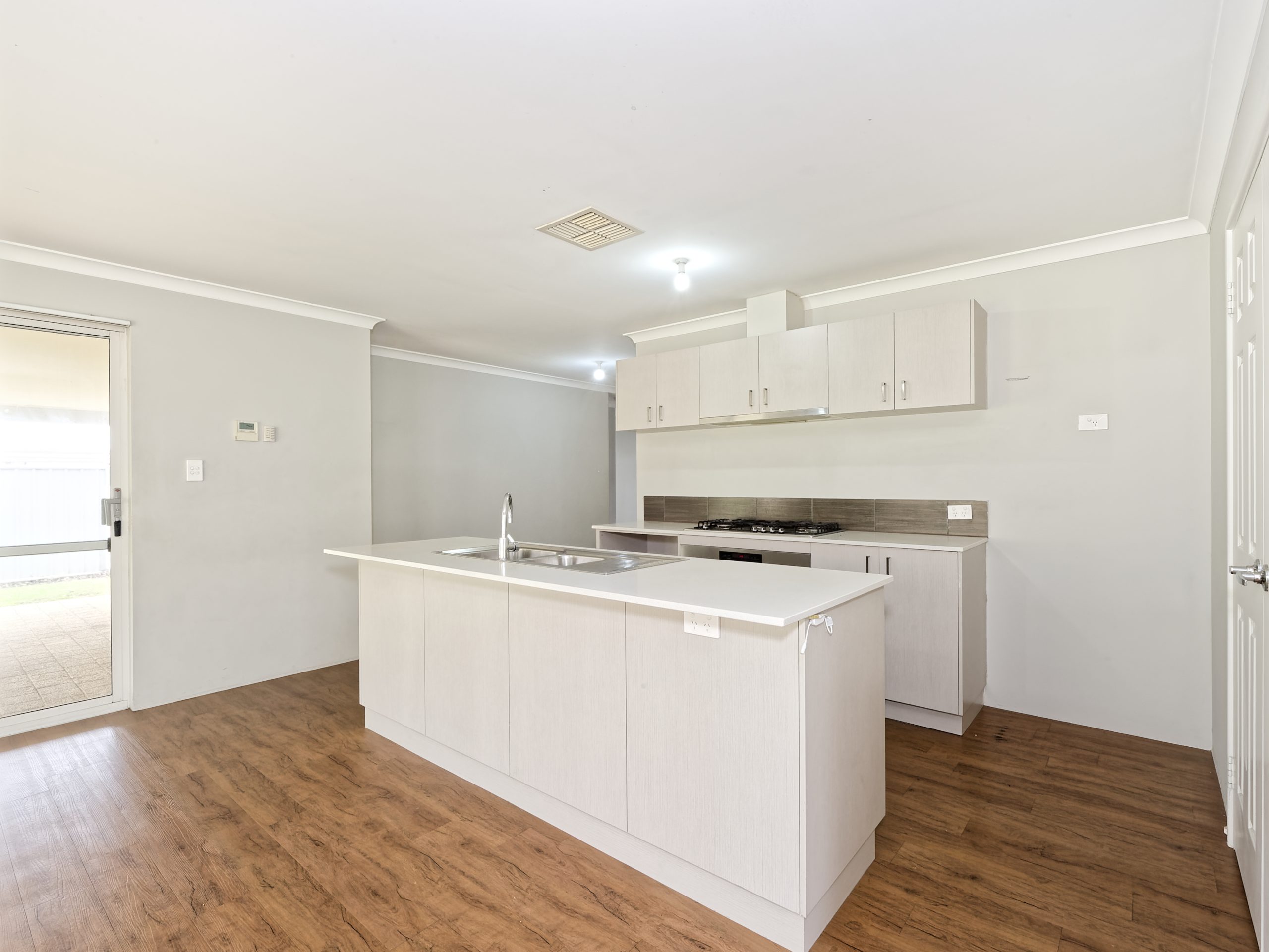 33 Corbridge Avenue, WELLARD, WA 6170 AUS