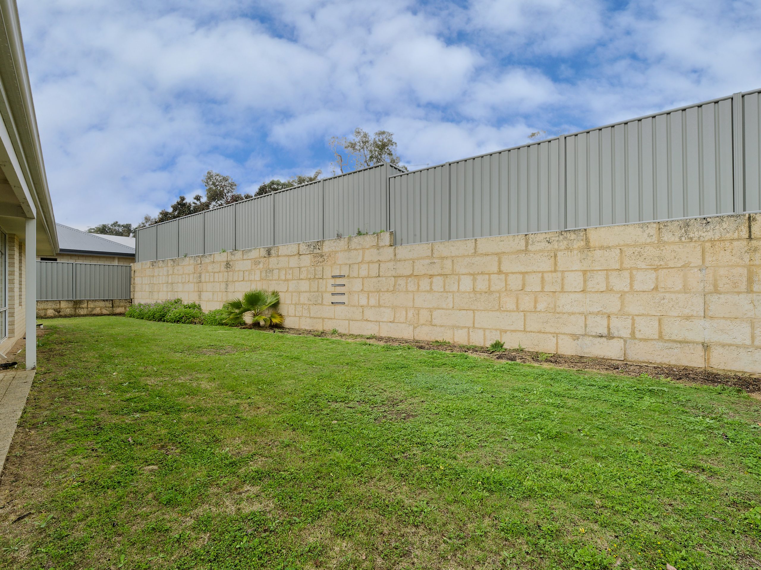 33 Corbridge Avenue, WELLARD, WA 6170 AUS