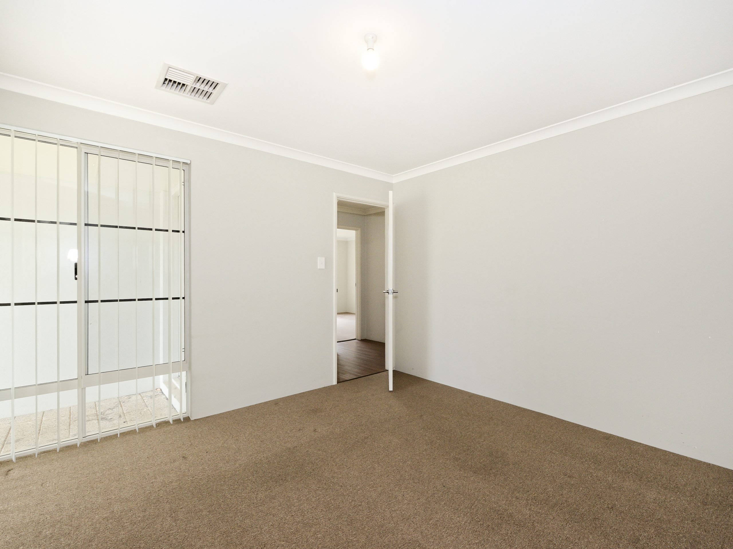 33 Corbridge Avenue, WELLARD, WA 6170 AUS