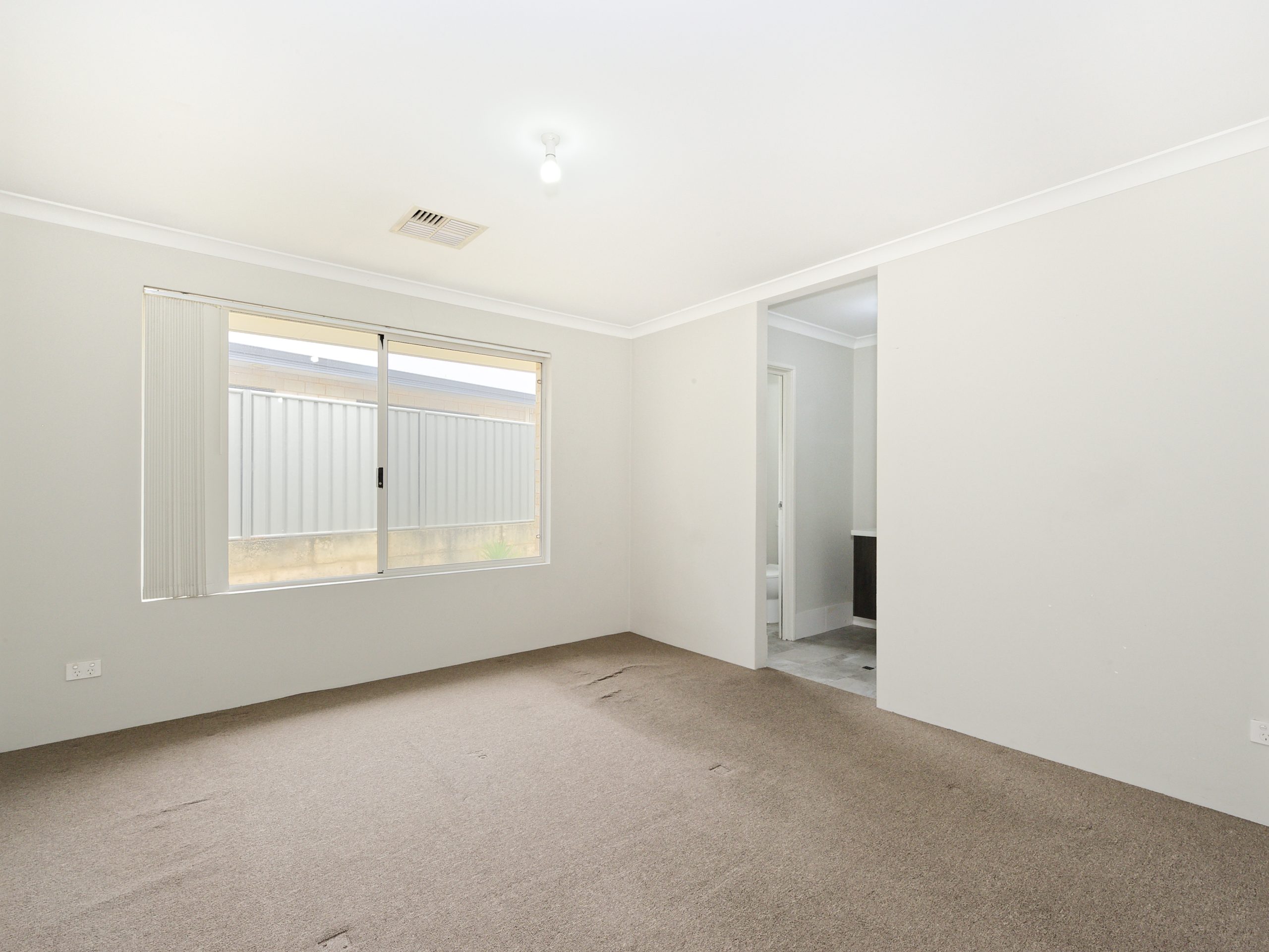 33 Corbridge Avenue, WELLARD, WA 6170 AUS