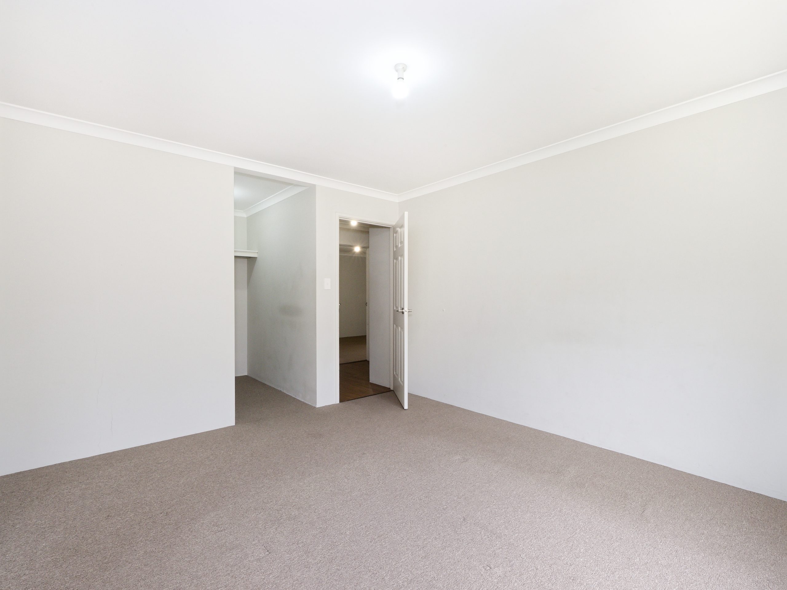 33 Corbridge Avenue, WELLARD, WA 6170 AUS