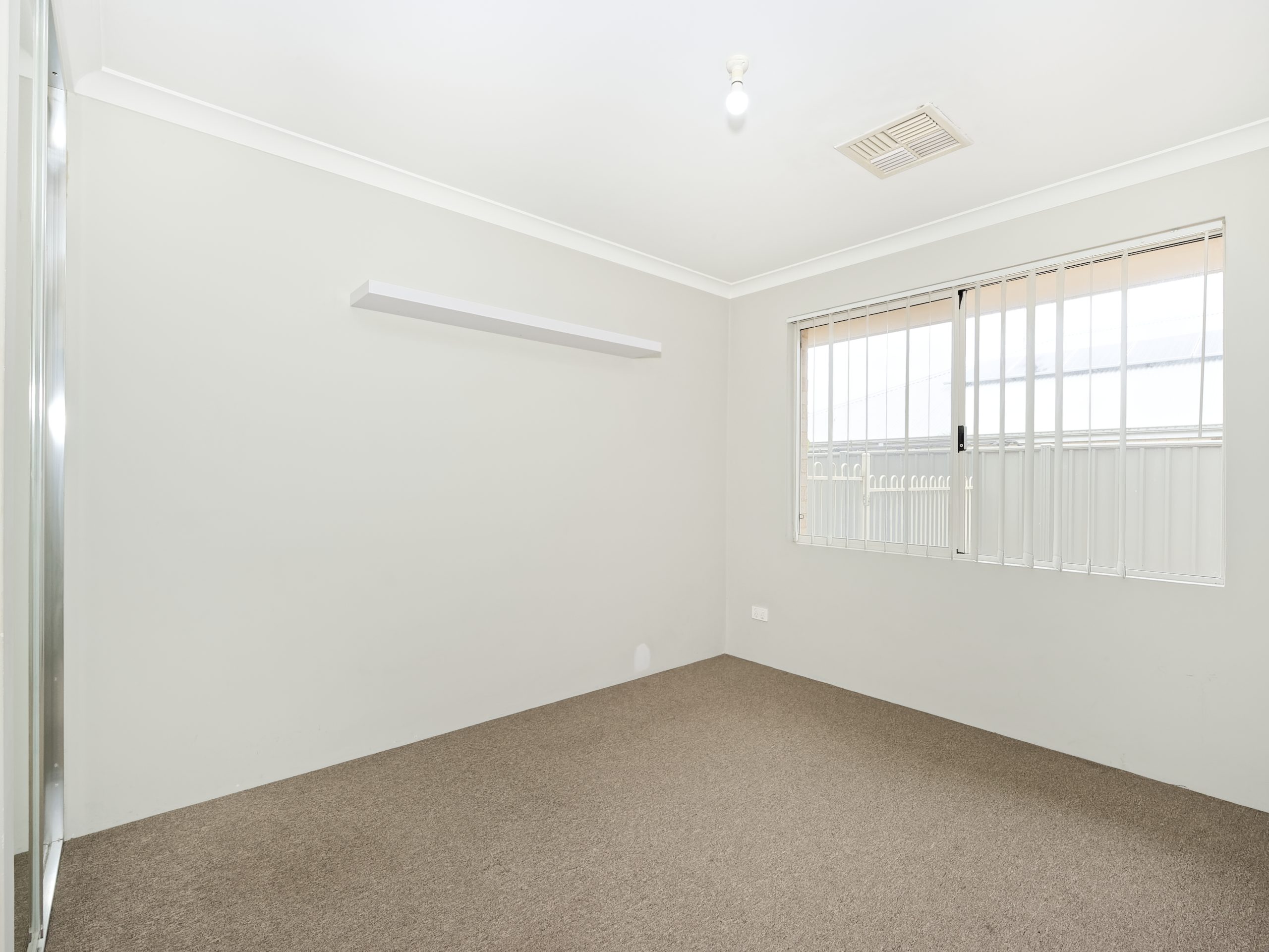 33 Corbridge Avenue, WELLARD, WA 6170 AUS