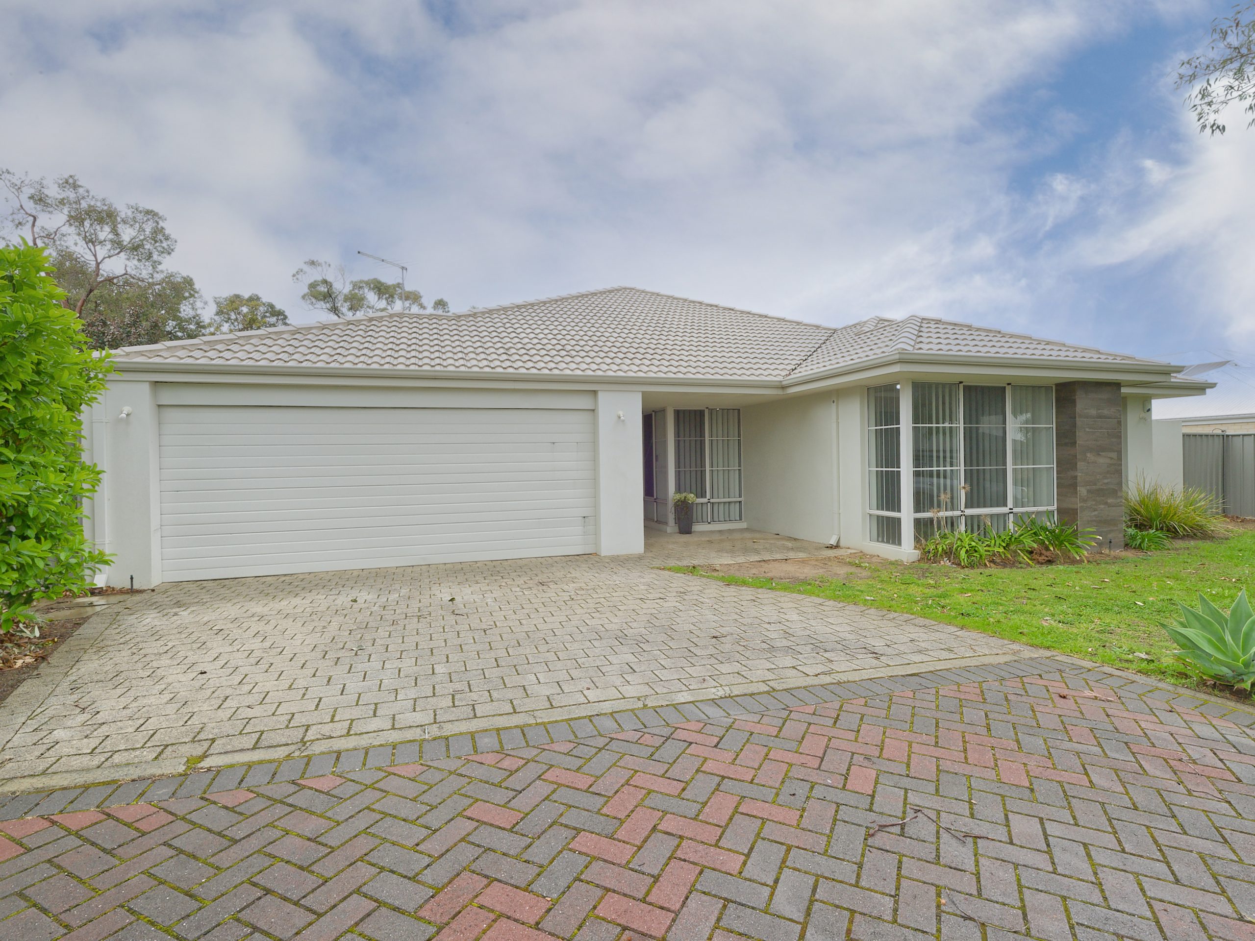33 Corbridge Avenue, WELLARD, WA 6170 AUS