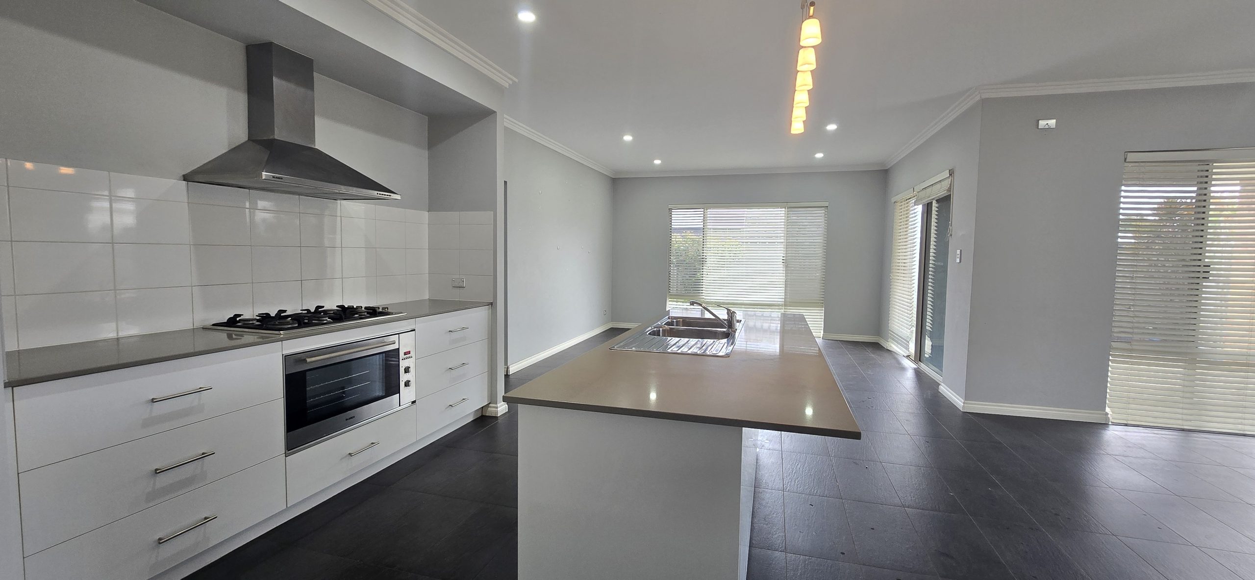 10 Upwey Street, WELLARD, WA 6170 AUS