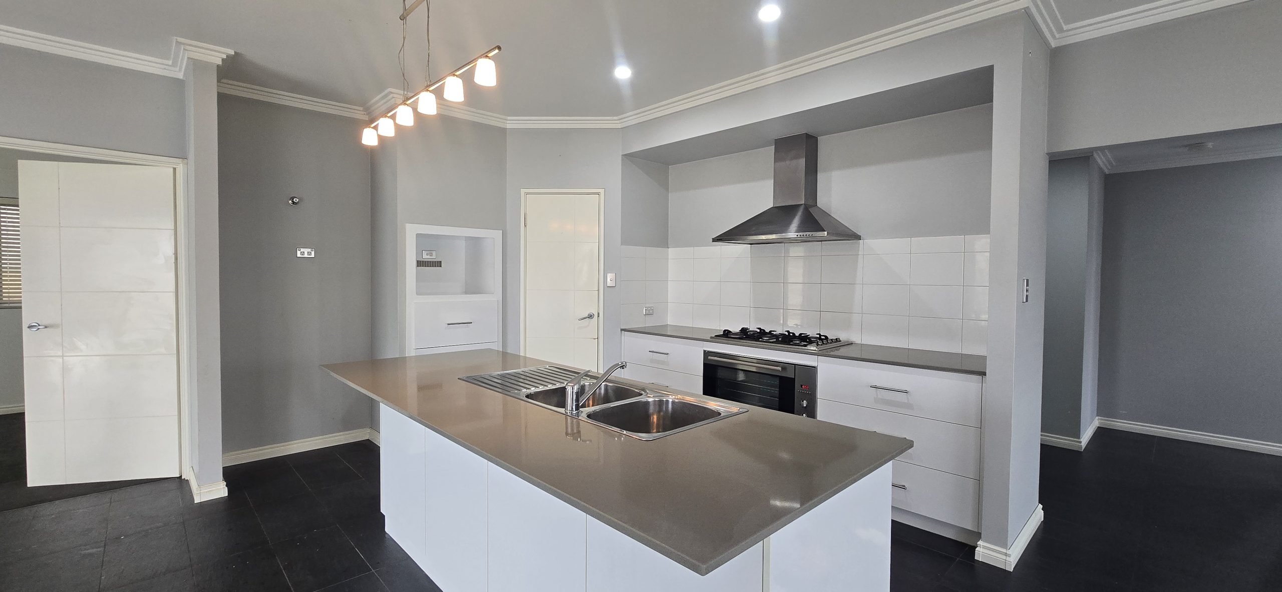 10 Upwey Street, WELLARD, WA 6170 AUS