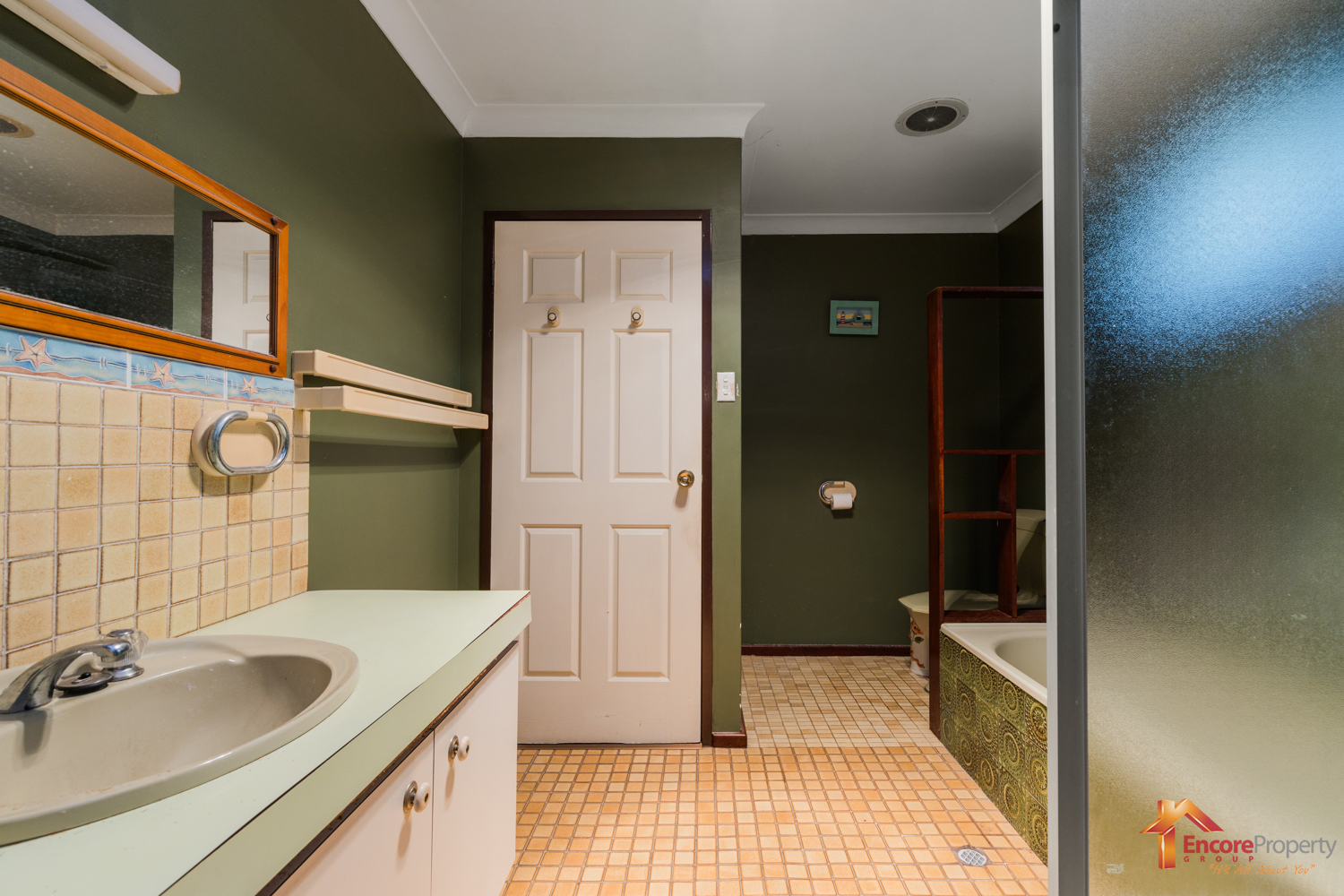 16 Chisham Avenue, PARMELIA, WA 6167 AUS