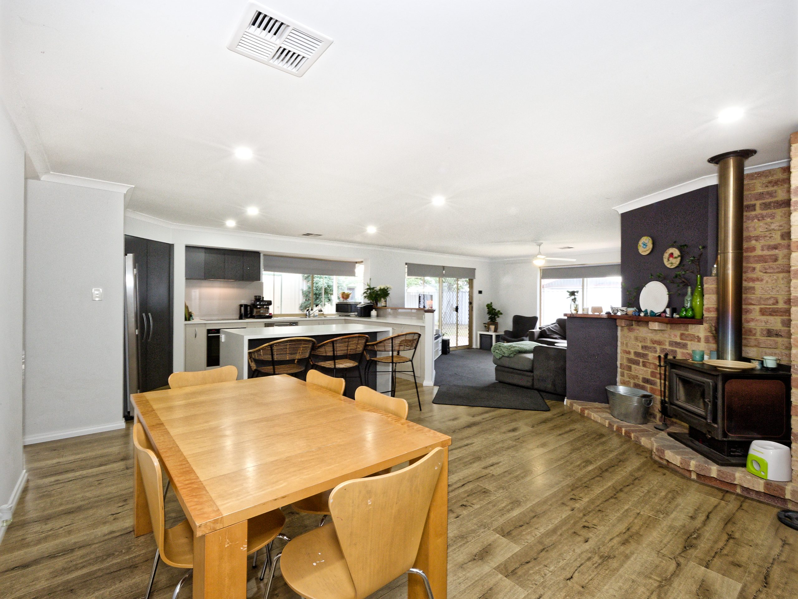 4 Elysee Court, PORT KENNEDY, WA 6172 AUS