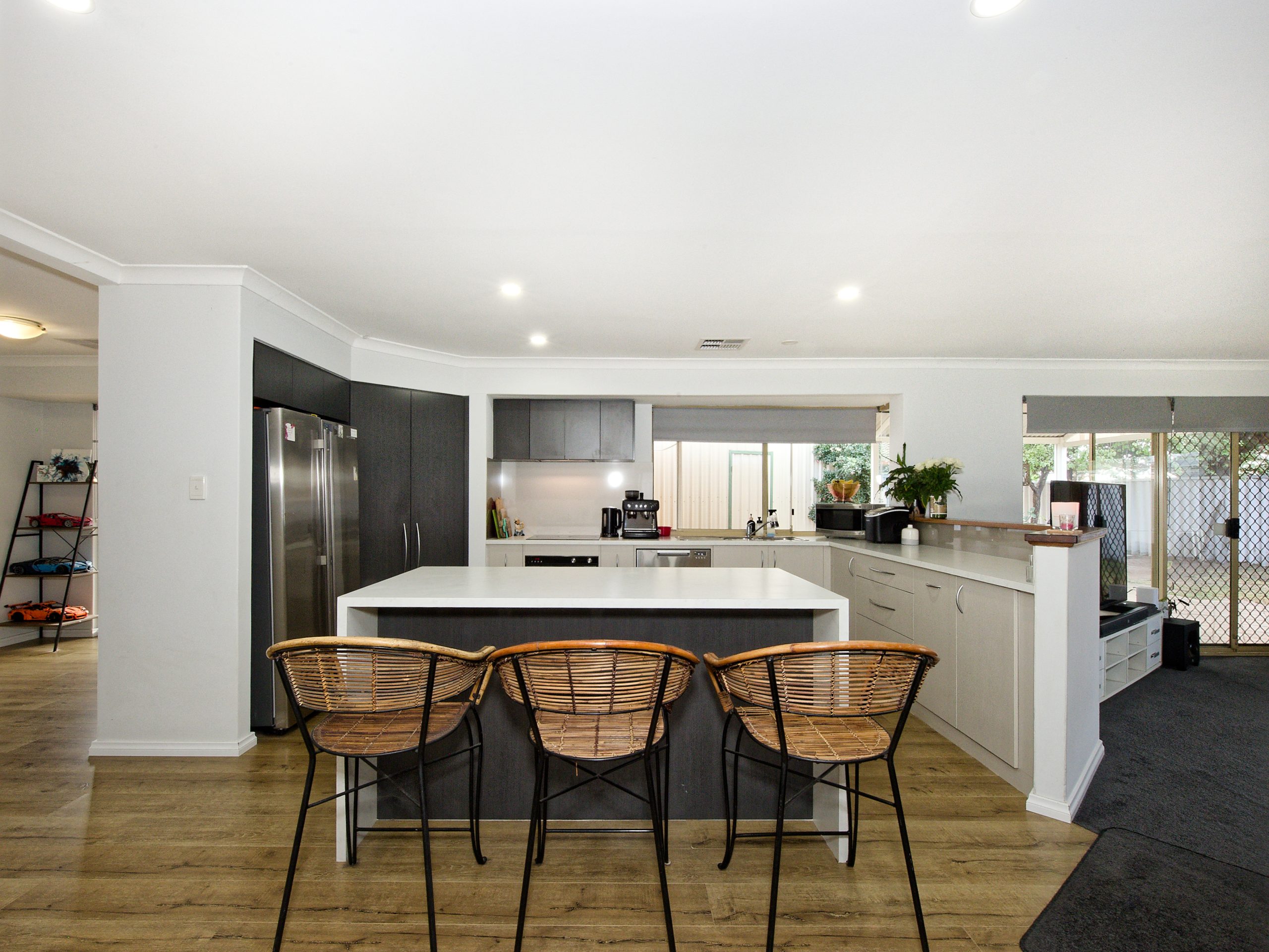 4 Elysee Court, PORT KENNEDY, WA 6172 AUS