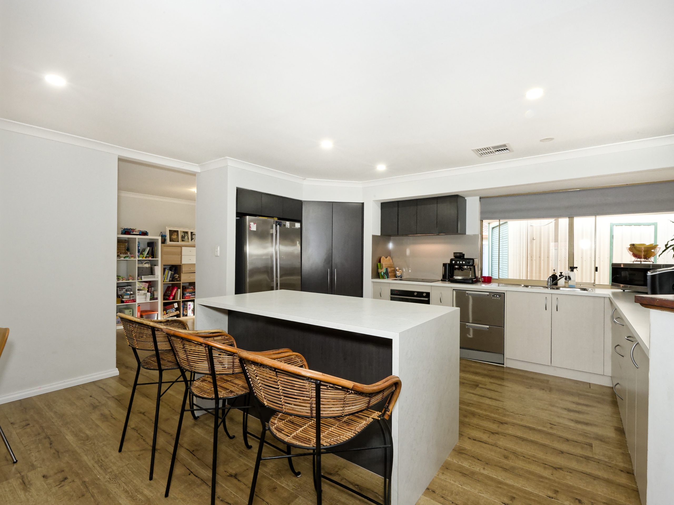 4 Elysee Court, PORT KENNEDY, WA 6172 AUS