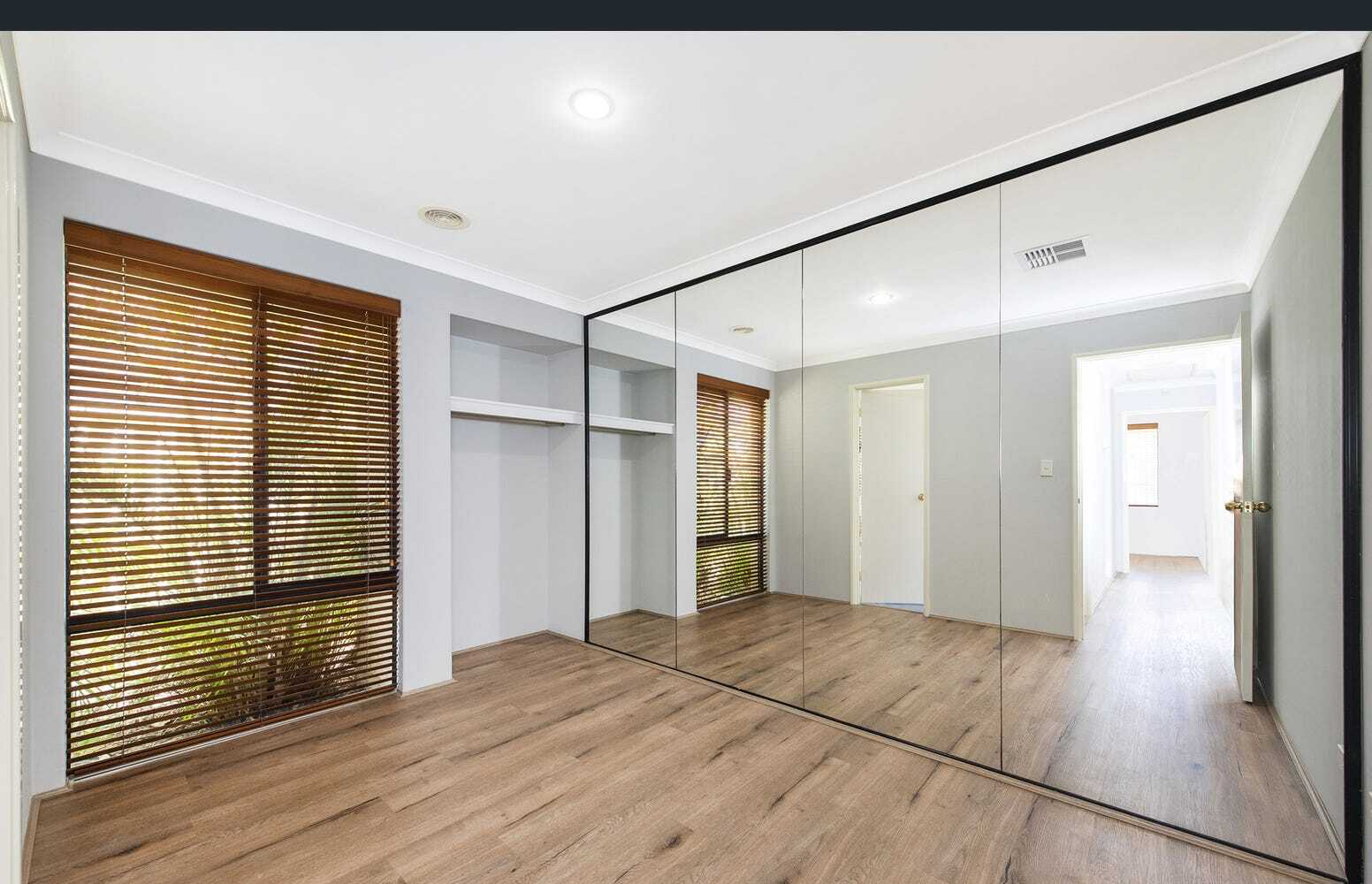 7 Summerville Avenue, SECRET HARBOUR, WA 6173 AUS