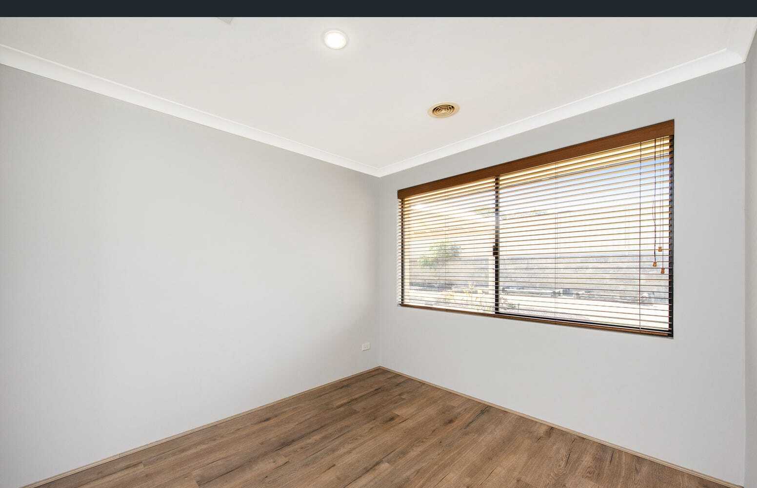 7 Summerville Avenue, SECRET HARBOUR, WA 6173 AUS