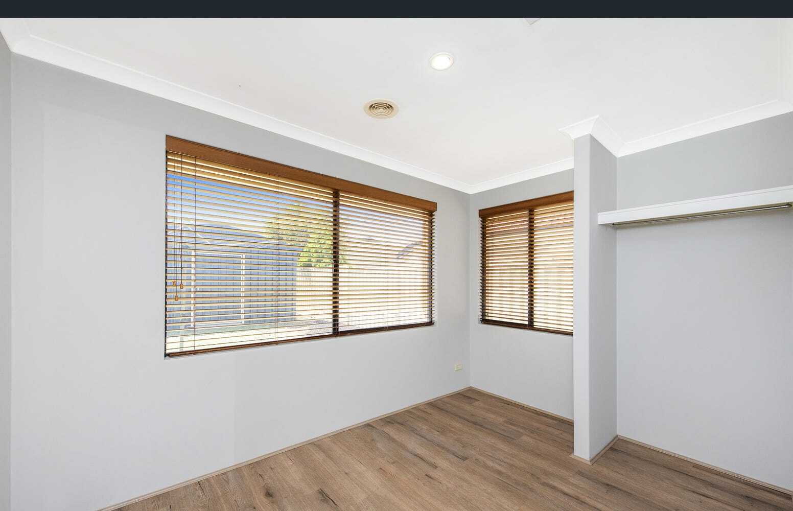 7 Summerville Avenue, SECRET HARBOUR, WA 6173 AUS