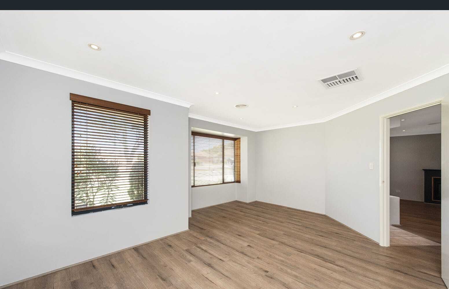 7 Summerville Avenue, SECRET HARBOUR, WA 6173 AUS