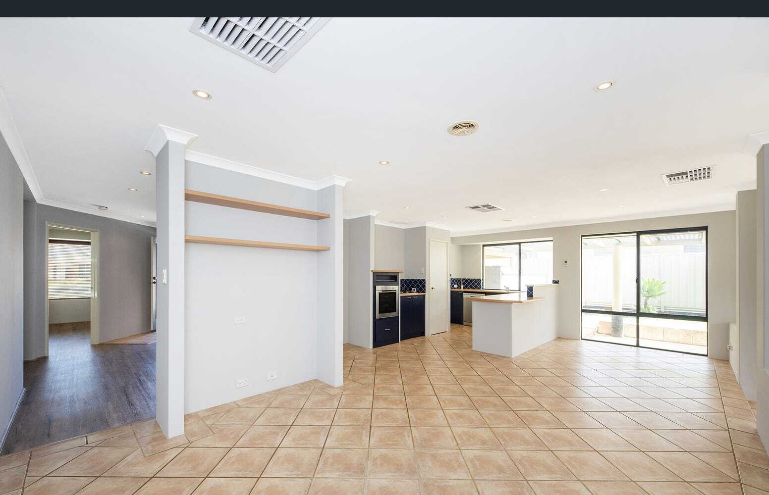 7 Summerville Avenue, SECRET HARBOUR, WA 6173 AUS