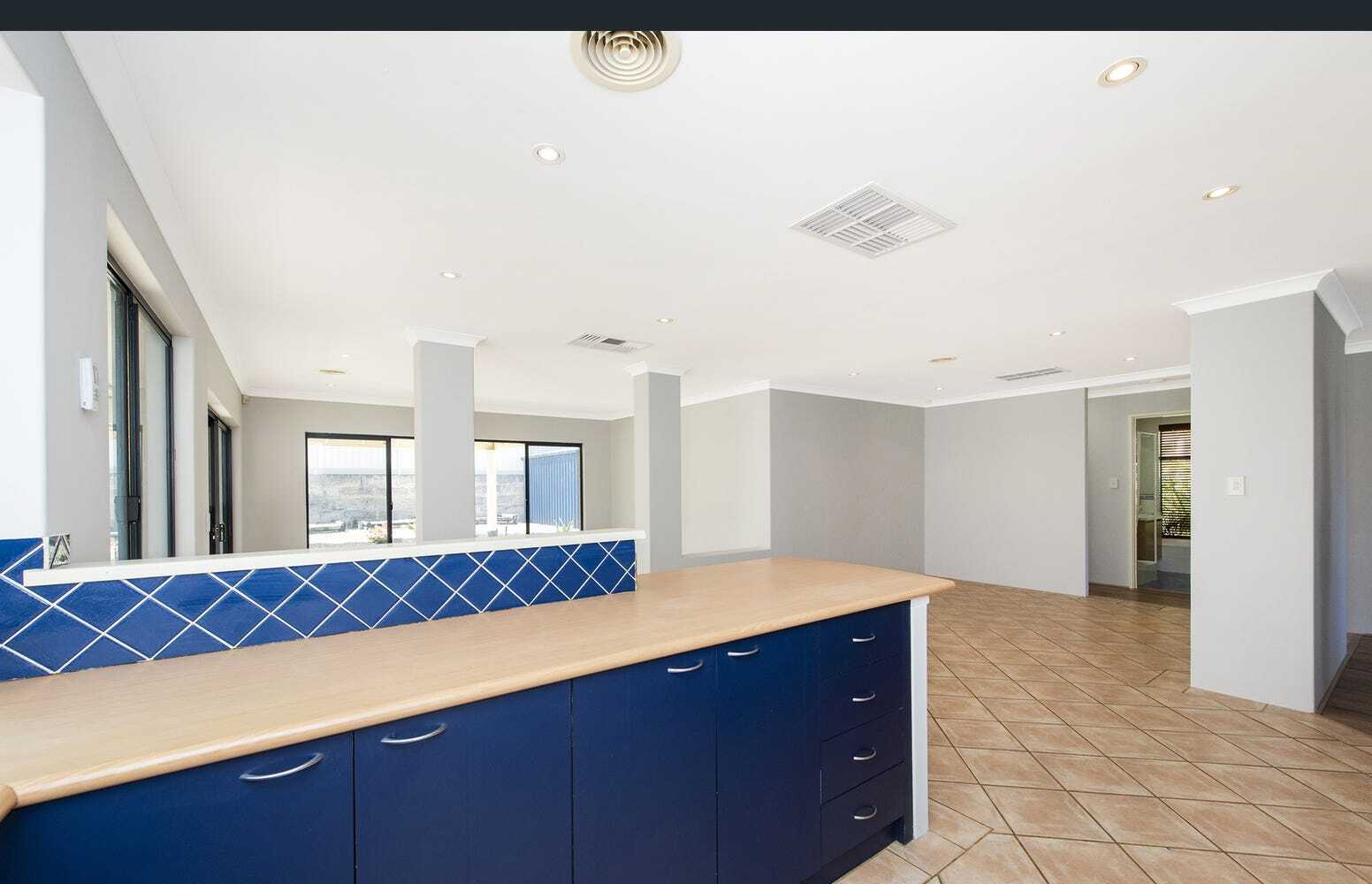 7 Summerville Avenue, SECRET HARBOUR, WA 6173 AUS