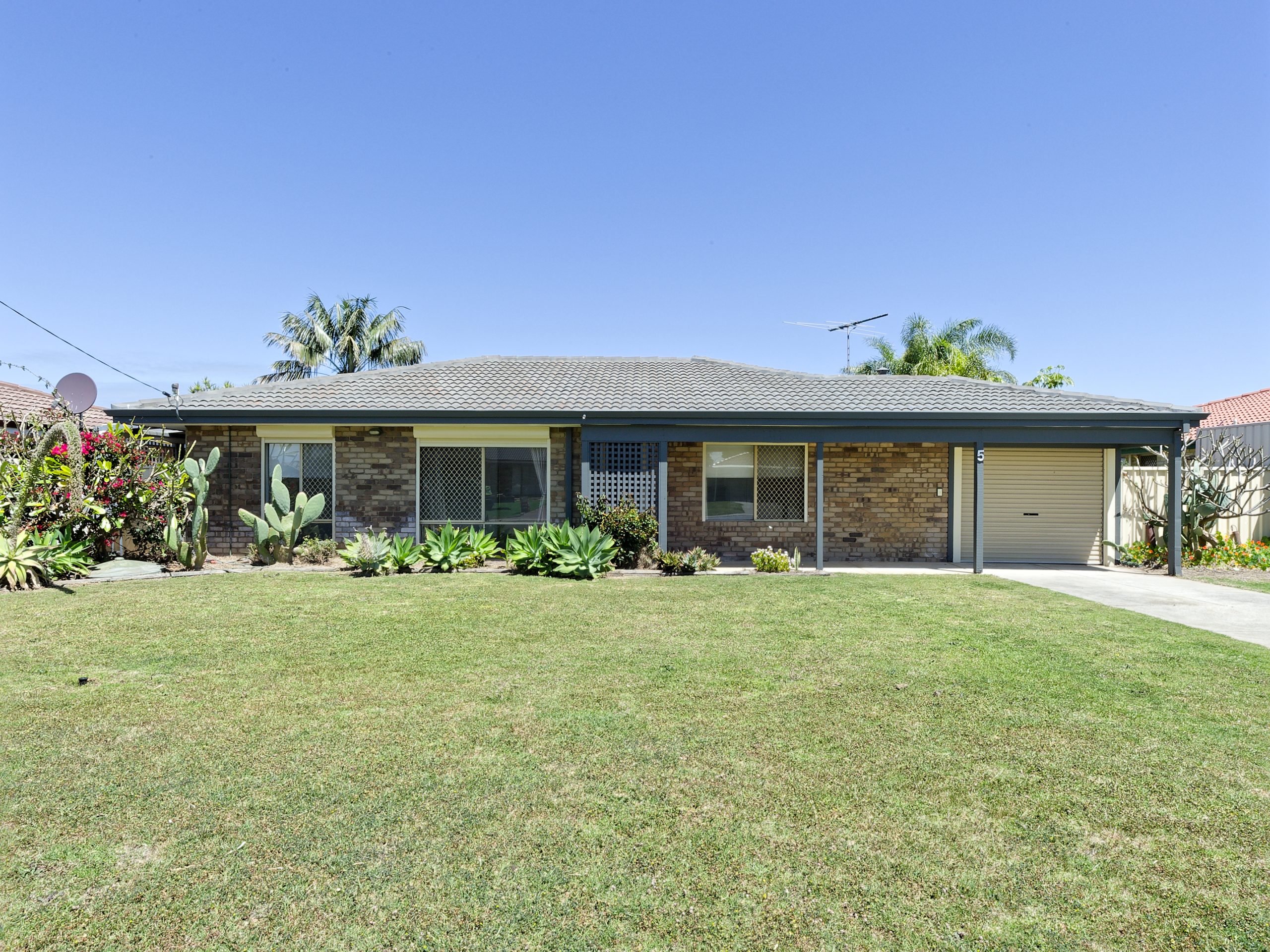 5 Hopkins Place, WAIKIKI, WA 6169 AUS