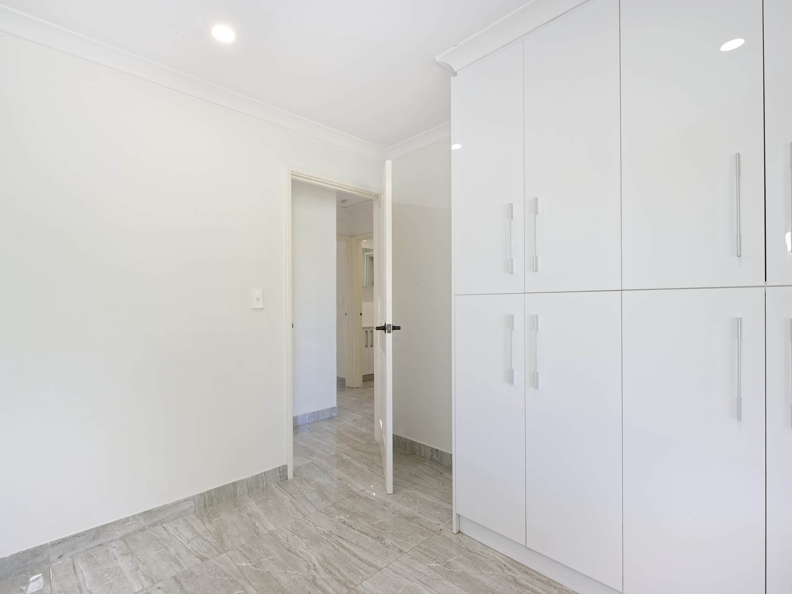 5 Hopkins Place, WAIKIKI, WA 6169 AUS