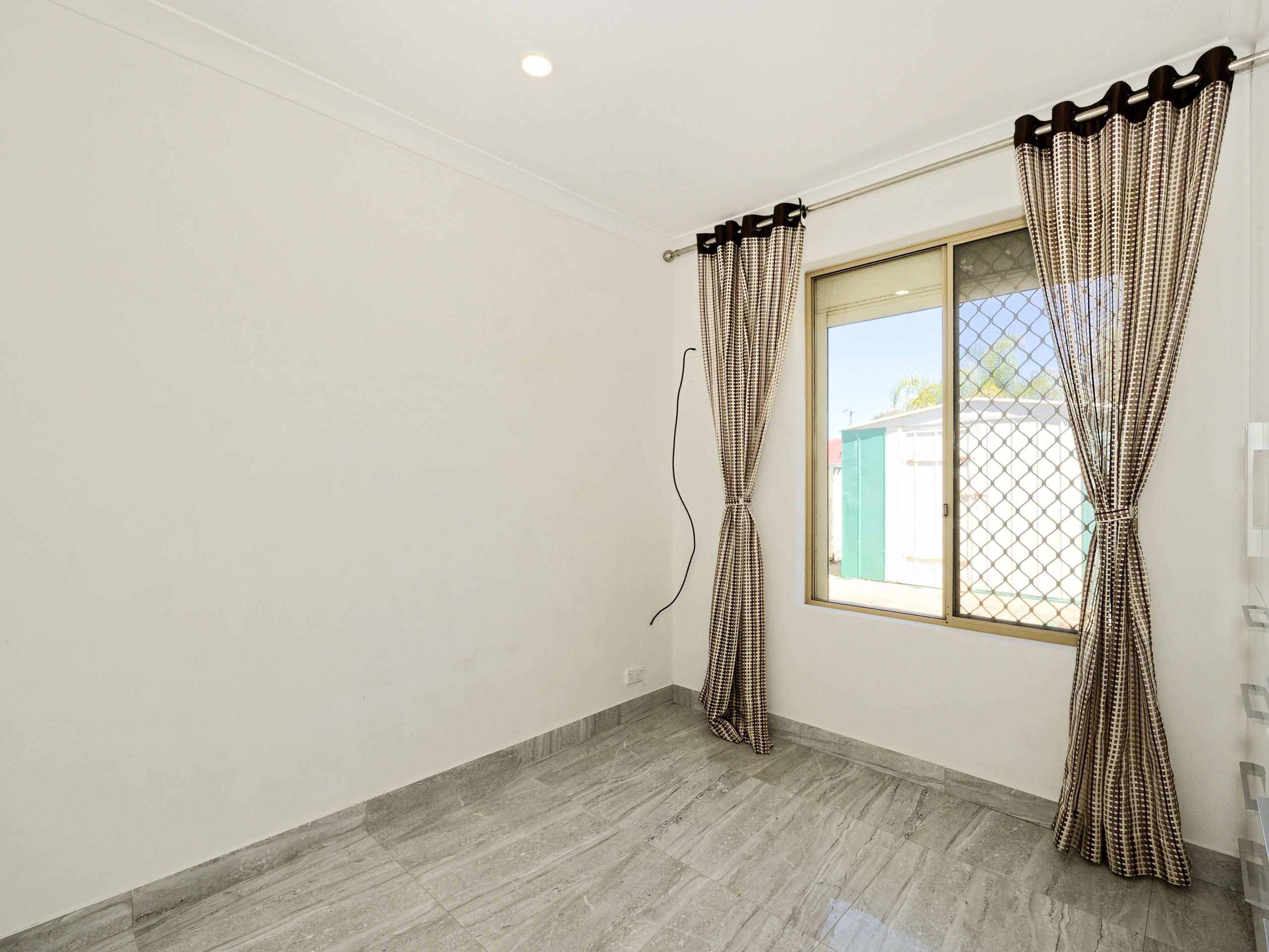 5 Hopkins Place, WAIKIKI, WA 6169 AUS