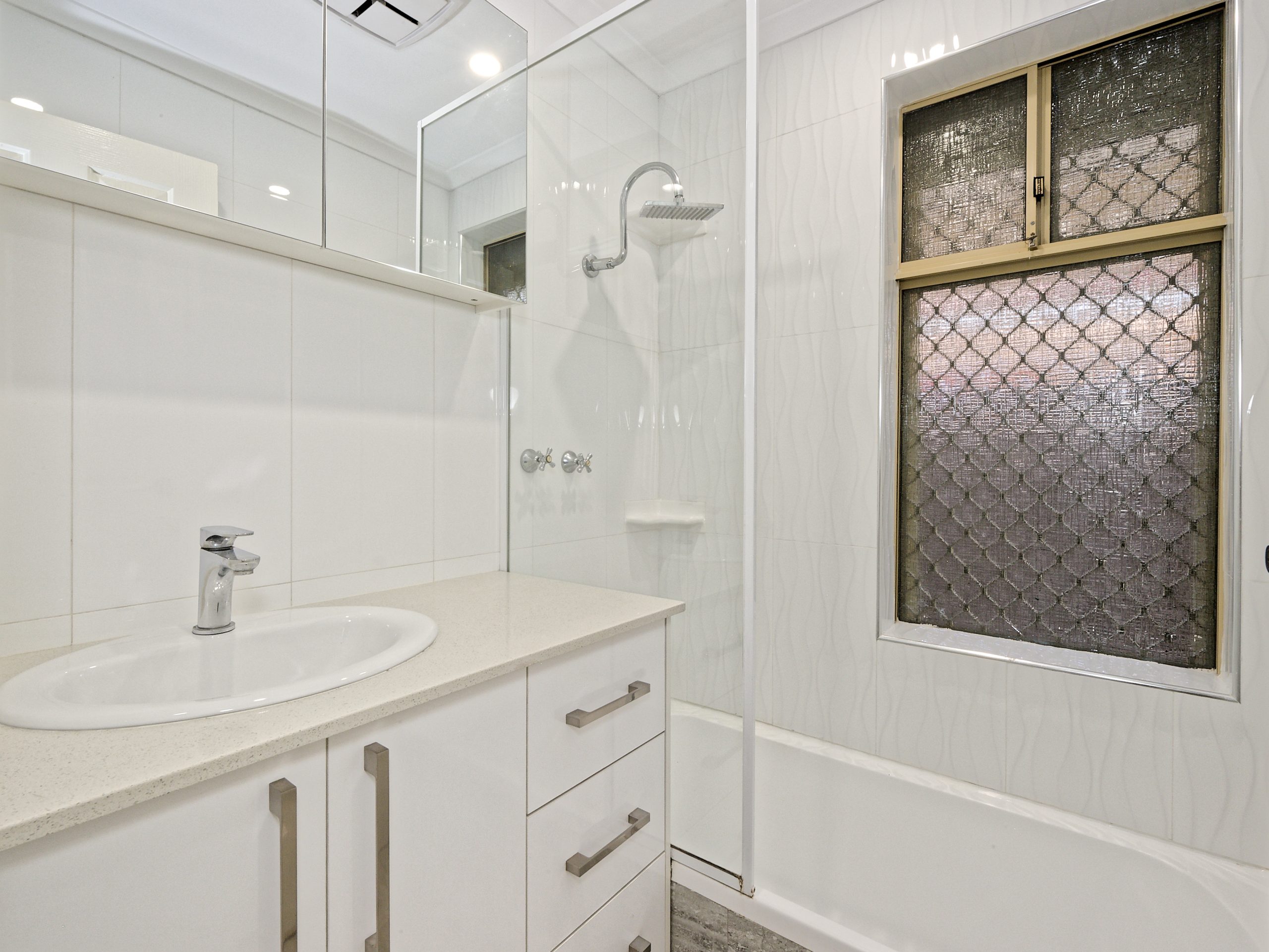 5 Hopkins Place, WAIKIKI, WA 6169 AUS